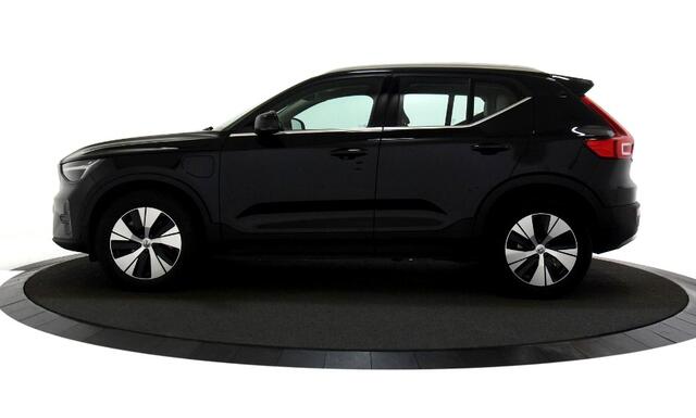 Volvo XC40 1.5 T5 193kW/262pk DCT7 Plug-in hybrid Plus Bright HARMAN/KARDON + NAPPALEDER + LANE ASSIST + STOEL-&STUURVERWARMING + LED KOPLAMPEN + CAMERA + EL.STOELVERSTELLING + KEYLESS ENTRY&GO + PD-GLASS + PARKSENSOREN + 18" LM-VELGEN!!
