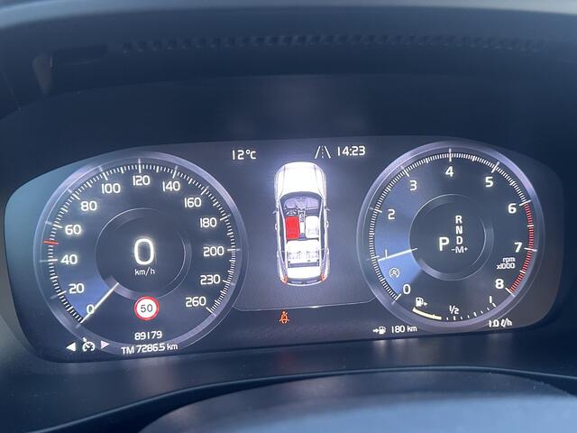 Volvo XC40 1.5 T3 Inscription leer/ park assist/ climate / extra getint glas/ trekhaak