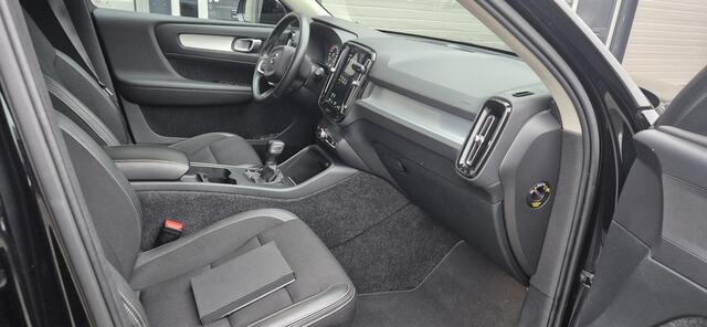 Volvo XC40 1.5 T3 Momentum, Navi, Cruise, PDC, Clima, Bluetooth enz. Voor een particulier aangeboden als eerste eigenaar, goed onderhouden en pas geleden koppeling en dubbelmassa vliegwiel vervangen.