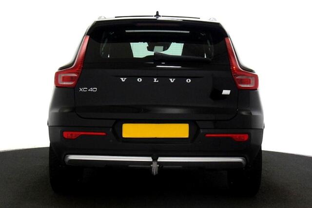 Volvo XC40 1.5 T4 155kW/211pk DCT7 Plug-in hybrid Ultimate Bright PANORAMADAK + HARMAN/KARDON + EL.TREKHAAK + ADAPT.CRUISE + MATRIX LED + LANE ASSIST + LEER/ALCANTARA + STOEL-&STUURVERWARMING + CAMERA + BLIS + EL.STOELEN + PARKSENSOREN V&A + 19" LM-VELGEN!!