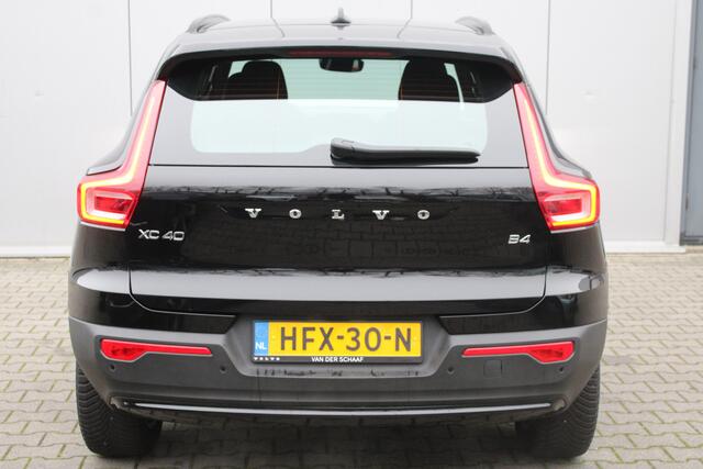 Volvo XC40 B4 Plus Dark | Trekhaak | Stoelverwarming | Premium Audio