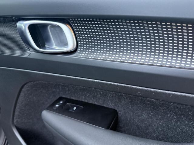 Volvo XC40 Recharge P8 AWD R-Design Trekhaak/Pack audio/ Rijklaar met garantie