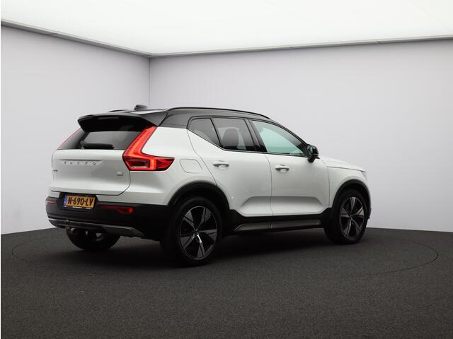 Volvo XC40 T5 Recharge R-Design / Trekhaak / Pano. Dak / Stoel- + stuurwielverwarming / 360 camera / Harman Kardon Audio / Elek. verstelbare stoelen / Pilot Assist