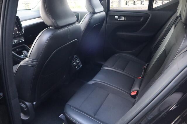 Volvo XC40 1.5 T3 | Geen import | Camera | Schuifdak | Carplay