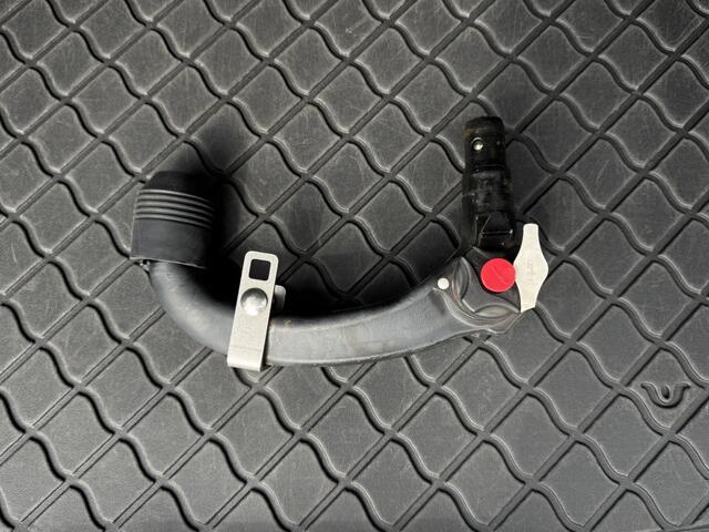 Volvo XC40 2.0 T4 Momentum | Trekhaak | CarPlay | Keyless | Leder