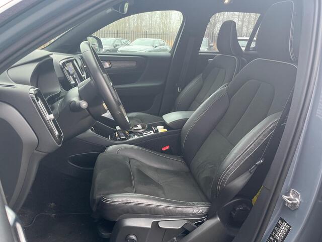 Volvo XC40 1.5 T4 Recharge R-Design | Panorama dak | Trekhaak | 360° camera | stoel/stuur verwarming | Adaptieve cruise control | Harman & Kardon |