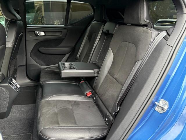 Volvo XC40 2.0 B4 R DESIGN SPORT CarPlay, Camera, TrHaak, Bursting Blue