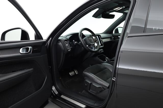 Volvo XC40 Recharge P8 AWD R-Design 408pk | Pano | Elek. Trekhaak | CarPlay | Keyless | Adapt. Cruise | H&K Audio | 360Cam | Google