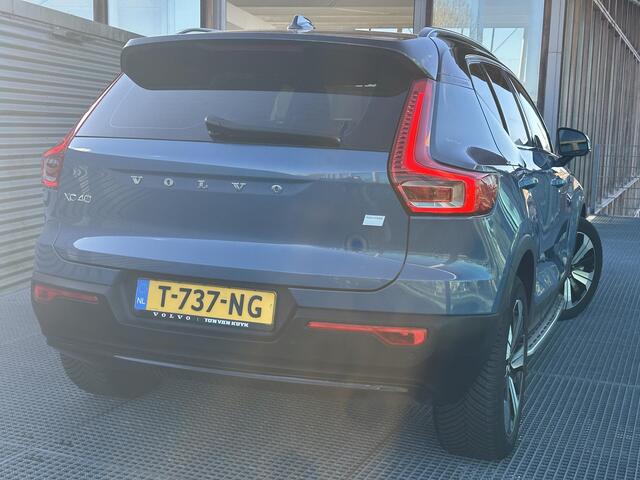 Volvo XC40 Recharge Core 70 kWh Verwarmde stoelen voor, Verwarmd stuurwiel, Trekhaak semi elektrisch, Parkeer camera, Parkeer verwarming, Volvo On call