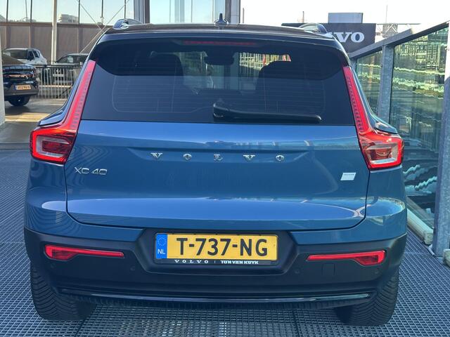 Volvo XC40 Recharge Core 70 kWh Verwarmde stoelen voor, Verwarmd stuurwiel, Trekhaak semi elektrisch, Parkeer camera, Parkeer verwarming, Volvo On call