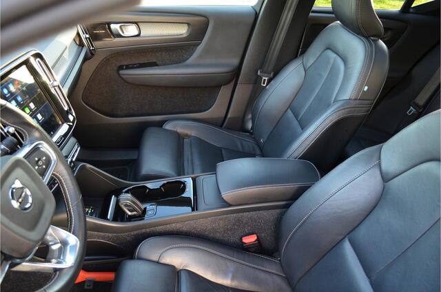 Volvo XC40 Recharge P8 AWD 300kw R-Design Vol leer Panoramadak Harman Kardon Adaptive Cruise 360 Camera