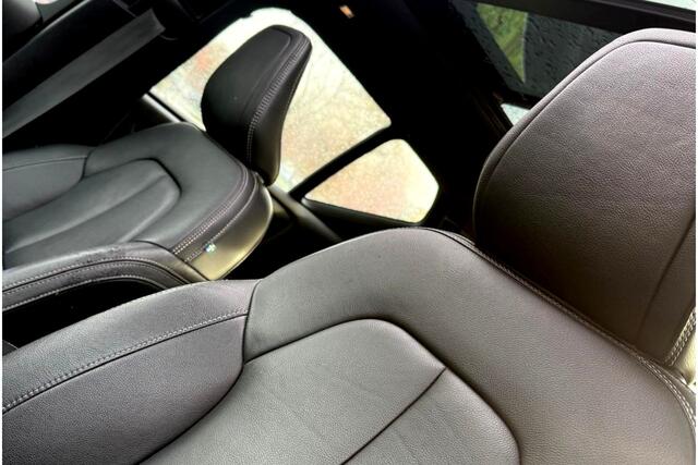 Volvo XC40 Recharge P8 AWD 300kW/408pk Aut. R-Design PANORAMADAK + HARMAN/KARDON + ADAPT.CRUISE + EL.TREKHAAK + 360 CAMERA + BLIS + PILOT ASSIST + GOOGLE DASHBOARD + LANE ASSIST + NAPPALEDER + STOEL-/ACHTERBANK-&STUURVERWARMING + PARKSENSOREN V&A + 19" LM-VELGEN!!