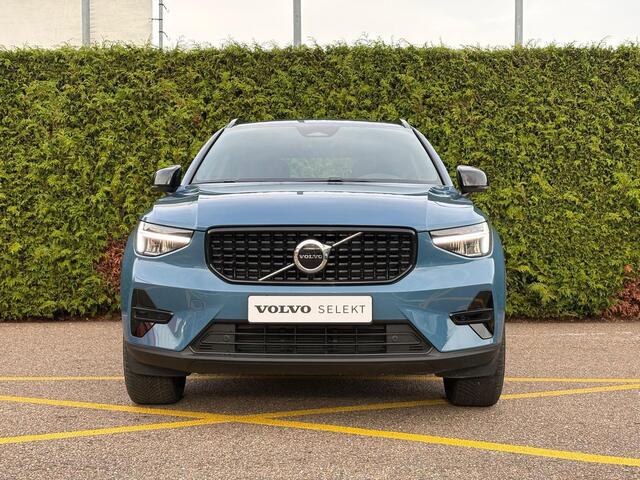 Volvo XC40 2.0 B4 Plus Dark | Elektrische stoelverstelling | Trekhaak | Harman/Kardon |
