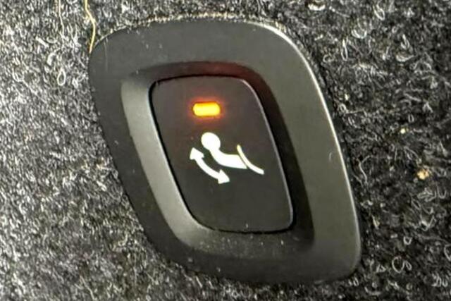 Volvo XC40 Recharge Twin Plis AWD 300kW/408pk Aut. R-Design SOH 92% ADAPT.CRUISE + EL.TREKHAAK + CAMERA + BLIS + PILOT ASSIST + GOOGLE DASHBOARD + LANE ASSIST + SPORTSTOELEN + STOEL-&STUURVERWARMING + PARKSENSOREN V&A + 19" LM-VELGEN!!