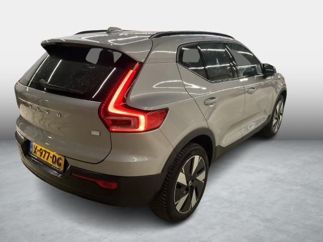 Volvo XC40 Single Motor Extended Range Plus 82 kWh | Verwarmbare voorstoelen | Verwarmbaar stuurwiel | Warmtepomp | Adaptieve cruisecontrol | BLIS |
