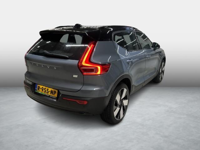 Volvo XC40 Recharge Plus 70 kWh | Adaptive Cruise Control | Dodehoek Detectie | Stoel en Stuurverwarming | 20" | Nubuck Bekleding |