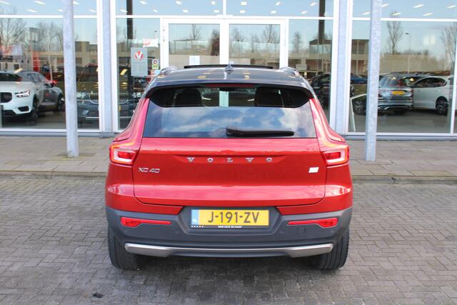 Volvo XC40 Recharge P8 AWD R-Design | Schuif/kanteldak | BLIS | Adapt. Cruise | Camera | Verw. Stoel & Stuurwiel