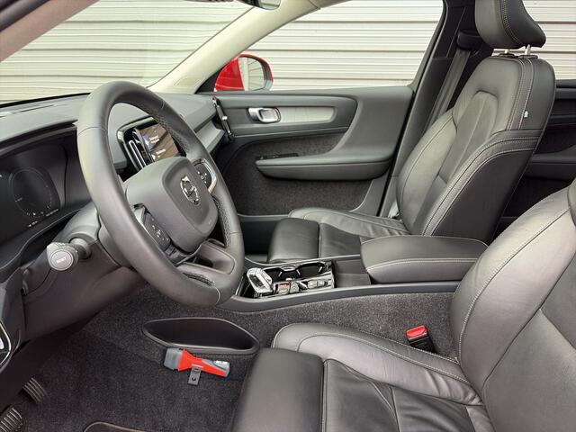 Volvo XC40 1.5 T4 Recharge Inscription / 19" Velgen / glazen panoramisch schuif-/kanteldak / Leder bekleding /