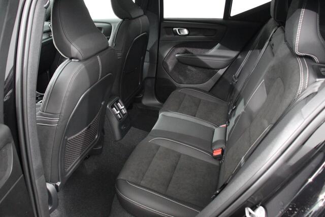 Volvo XC40 1.5 T5 Plug-in hybrid Ultimate Dark PHEV | Electrisch Glazen Panorama dak | Navigatie | Dab | Led | Adaptive Cruise Control | Camera | Parkeer sensoren