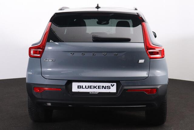 Volvo XC40 Recharge Twin Ultimate 78 kWh - Panorama/schuifdak - IntelliSafe Assist & Surround - 360º Camera - Harman/Kardon audio - Verwarmde voorstoelen & stuur - Parkeersensoren voor & achter - Elektr. bedienb. voorstoelen met geheugen links - Draadloze tel. lader