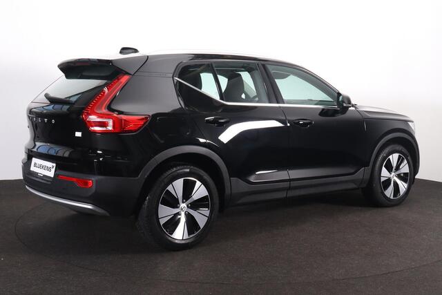 Volvo XC40 T4 Recharge Inscription Expression - Parkeersensoren achter - Cruise control - Standkachel - Elektr. inklapbare trekhaak - 18' LMV