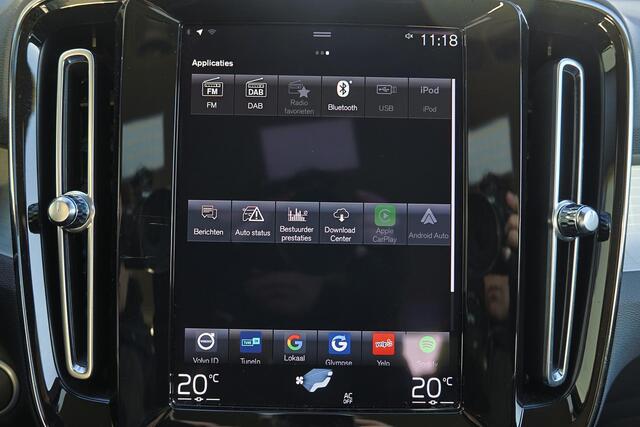 Volvo XC40 T4 Recharge Inscription Expression - Parkeersensoren achter - Cruise control - Standkachel - Elektr. inklapbare trekhaak - 18' LMV