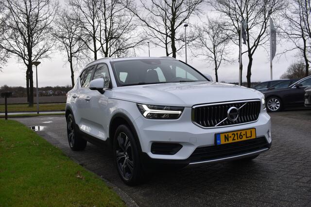 Volvo XC40 T4 211PK Recharge Inscription | Trekhaak | Panodak | H&K | ACC | Leder | Stuurverwarming | 360 Camera