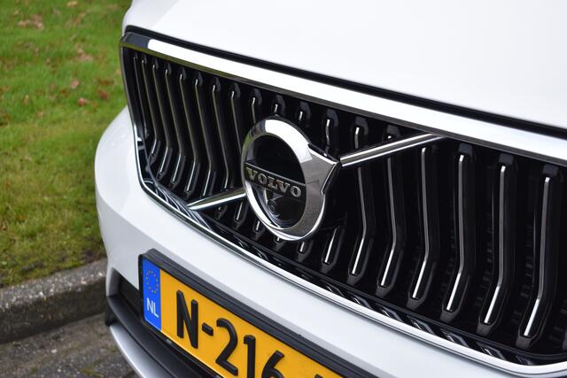 Volvo XC40 T4 211PK Recharge Inscription | Trekhaak | Panodak | H&K | ACC | Leder | Stuurverwarming | 360 Camera