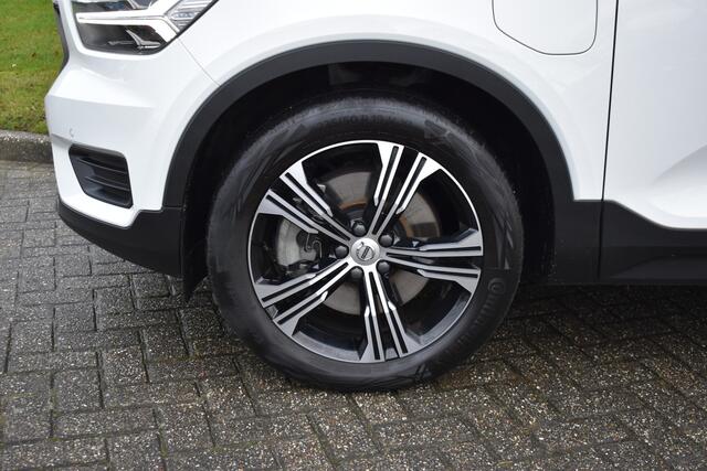 Volvo XC40 T4 211PK Recharge Inscription | Trekhaak | Panodak | H&K | ACC | Leder | Stuurverwarming | 360 Camera