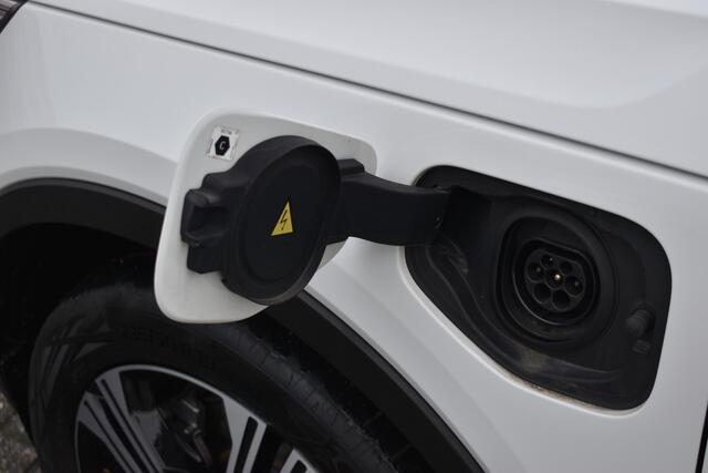 Volvo XC40 T4 211PK Recharge Inscription | Trekhaak | Panodak | H&K | ACC | Leder | Stuurverwarming | 360 Camera