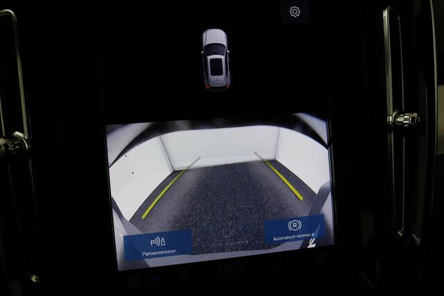 Volvo XC40 B4 (M-HYBRID) PLUS DARK -CAMERA|ADAP.CRUISE|VERW.VOORRUIT|TREKHAAK|HARMAN/KARDON|19"