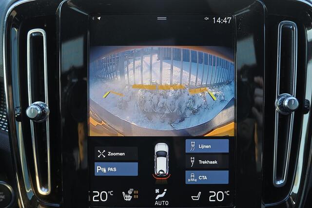 Volvo XC40 B4 R-Design - IntelliSafe Assist & Surround - Harman/Kardon audio - Adaptieve LED koplampen - Parkeercamera achter - Verwarmde voorstoelen & stuur - Parkeersensoren voor & achter - Elektr. bedienb. voorstoelen met geheugen links - Draadloze tel. lader - E