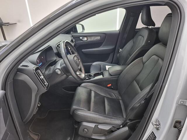 Volvo XC40 Recharge P8 AWD R-Design TREKH. | VOL LEER | 360° CAM | TWO-TONE | SOH 92%