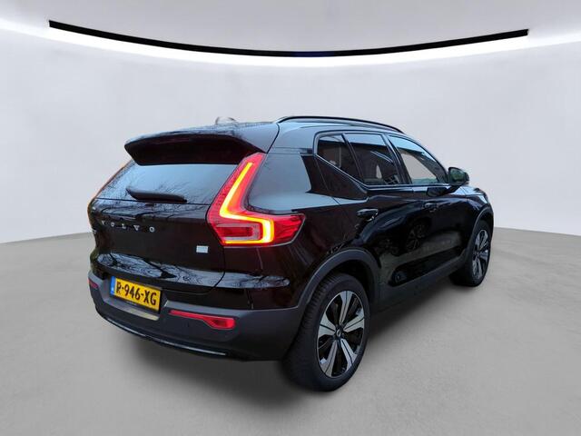 Volvo XC40 Recharge Plus 70 kWh / Navigatie / Camera / Warmtepomp / Stoel+stuur verwarming / Lichtmetaal 19 inch /