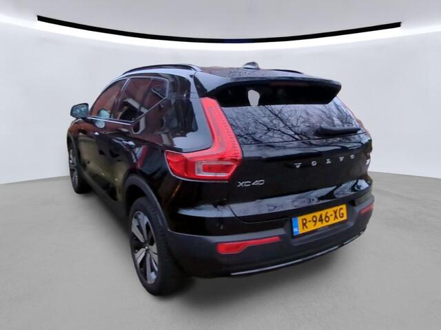 Volvo XC40 Recharge Plus 70 kWh / Navigatie / Camera / Warmtepomp / Stoel+stuur verwarming / Lichtmetaal 19 inch /