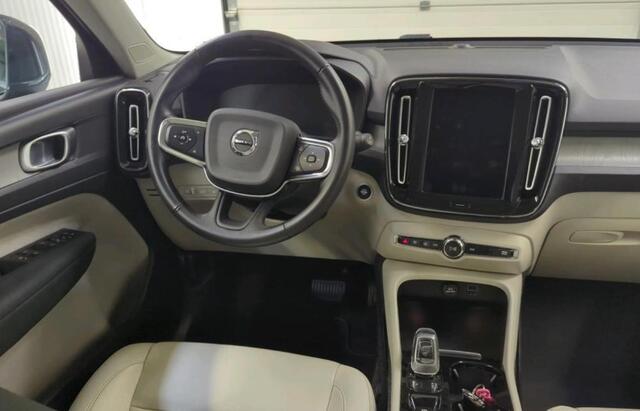 Volvo XC40 1.5 T5 Twin Engine 262 pk Inscription Leer Navi Camera Parkeersensoren v+a Stoelverwarming 19 Inch Velgen Elek.Achterklep Led Koplampen Plug In Hybride Recharge NL Auto lage Kilometerstand