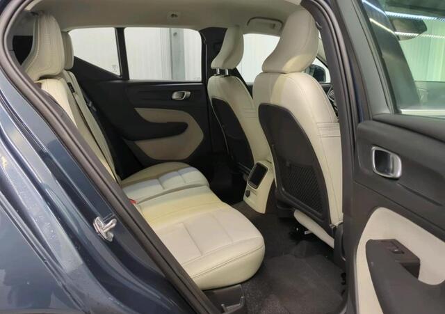 Volvo XC40 1.5 T5 Twin Engine 262 pk Inscription Leer Navi Camera Parkeersensoren v+a Stoelverwarming 19 Inch Velgen Elek.Achterklep Led Koplampen Plug In Hybride Recharge NL Auto lage Kilometerstand