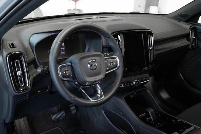 Volvo XC40 Single Motor Extended Range Ultimate 82 kWh | Panoramadak | Stoelverwarming | 360° Parkeercamera | Parkeersensoren voor + achter | Google infotainment | Stuurwielverwarming | 20'' Lichtmetalen velgen |