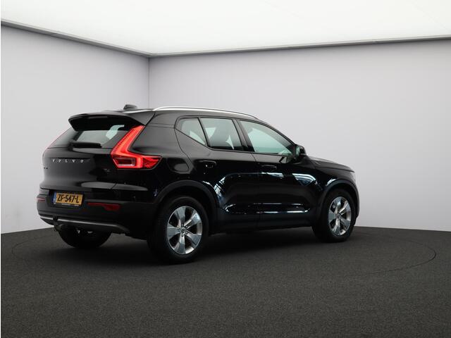 Volvo XC40 2.0 T4 Momentum Pro / Trekhaak / Stoel+stuurwielverwarming / CarPlay / Parkeercamera