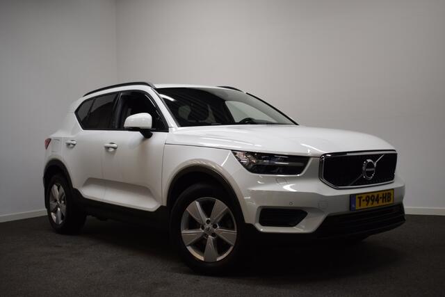 Volvo XC40 T3 157pk/ Trekhaak 1600kg/ Apple CarPlay/ Cruise/ Parkeerverw./ Stuur & Stoel verw./ Achterbank verw