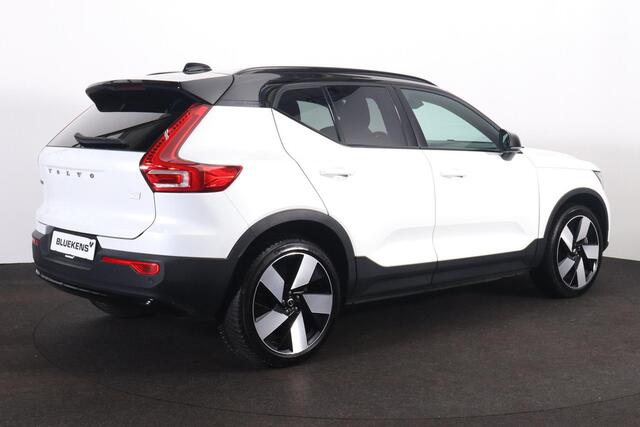 Volvo XC40 Twin Ultimate 78 kWh - Panorama/schuifdak - IntelliSafe Assist & Surround - 360º Camera - Harman/Kardon audio - Verwarmde voorstoelen & stuur - Parkeersensoren voor & achter - Elektr. bedienb. voorstoelen met geheugen links - Draadloze tel. lader - Warmte