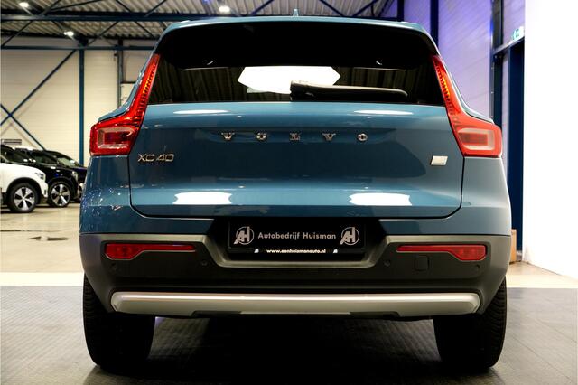 Volvo XC40 1.5 T5 Plug-in Hybrid 193kW/262pk DCT7 Ultimate Bright PANORAMADAK + EL.TREKHAAK + HARMAN/KARDON + ADAPT.CRUISE + PILOT ASSIST + NAVI SENSUS + BLIS + LANE ASSIST + EL.STOELEN + STOEL-&STUURVERWARMING + CAMERA + KEYLESS + PARKSENSOREN V&A + 19" LM-VELGEN!
