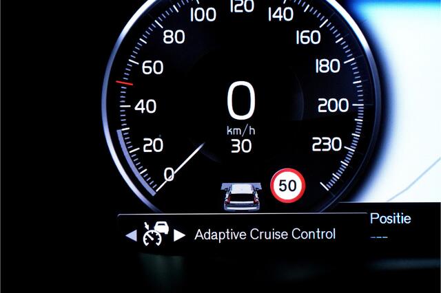 Volvo XC40 1.5 T5 Plug-in Hybrid 193kW/262pk DCT7 Ultimate Bright PANORAMADAK + EL.TREKHAAK + HARMAN/KARDON + ADAPT.CRUISE + PILOT ASSIST + NAVI SENSUS + BLIS + LANE ASSIST + EL.STOELEN + STOEL-&STUURVERWARMING + CAMERA + KEYLESS + PARKSENSOREN V&A + 19" LM-VELGEN!