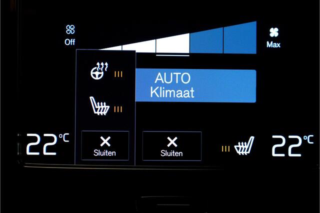 Volvo XC40 1.5 T5 Plug-in Hybrid 193kW/262pk DCT7 Ultimate Bright PANORAMADAK + EL.TREKHAAK + HARMAN/KARDON + ADAPT.CRUISE + PILOT ASSIST + NAVI SENSUS + BLIS + LANE ASSIST + EL.STOELEN + STOEL-&STUURVERWARMING + CAMERA + KEYLESS + PARKSENSOREN V&A + 19" LM-VELGEN!