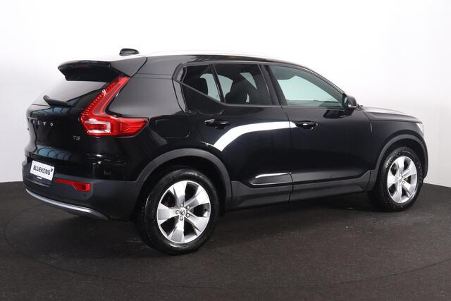 Volvo XC40 T3 Momentum - Panorama/schuifdak - Harman/Kardon audio - Parkeercamera achter - Verwarmde voorstoelen - Parkeersensoren voor & achter - Draadloze tel. lader - Volvo On Call - Cruise control - Extra getint glas - Elektr. inklapbare trekhaak - 18' LMV