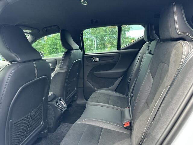 Volvo XC40 1.5 T2 R-Design Automaat / Camera achter / BLIS / Pilot assist / Nubuck bekleding / Carplay / Elek. bedienbare achterklep /