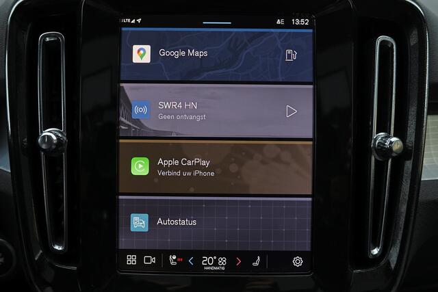 Volvo XC40 B3 Plus Black Edition - Panorama/schuifdak - IntelliSafe Assist & Surround - 360º Camera - Harman/Kardon audio - Verwarmde voorstoelen & stuur - Parkeersensoren voor & achter - Elektr. bedienb. voorstoelen met geheugen links - Draadloze tel. lader - Extra