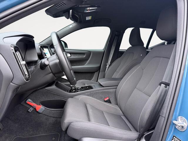 Volvo XC40 Single Motor Extended Range Plus 82 kWh | Apple Carplay & Android Auto | Keyless Entree | Stuur/Stoel verwarming |