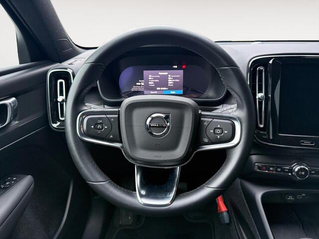Volvo XC40 Single Motor Extended Range Plus 82 kWh | Apple Carplay & Android Auto | Keyless Entree | Stuur/Stoel verwarming |