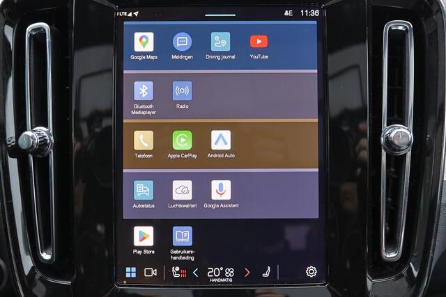 Volvo XC40 B3 Plus Black Edition - Panorama/schuifdak - IntelliSafe Assist & Surround - 360º Camera - Harman/Kardon audio - Verwarmde voorstoelen & stuur - Parkeersensoren voor & achter - Elektr. bedienb. voorstoelen met geheugen links - Draadloze tel. lader - Extra